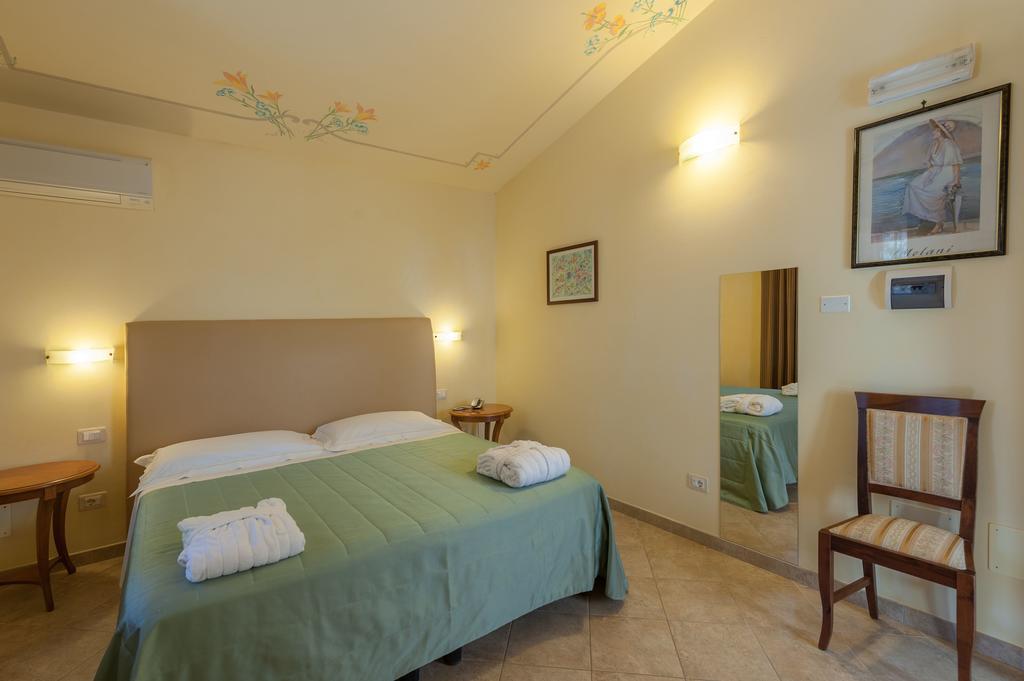 Hotel Saturno Fonte Pura Saturnia Kültér fotó